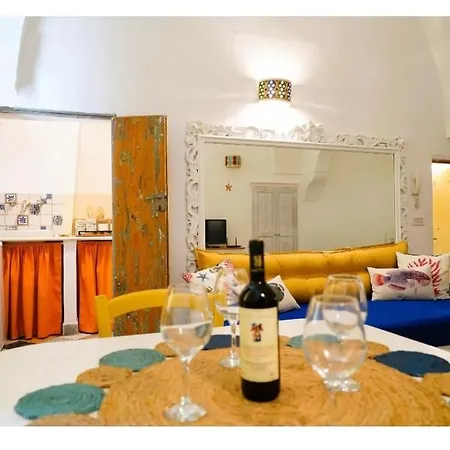 Domus Magistri Остуни
