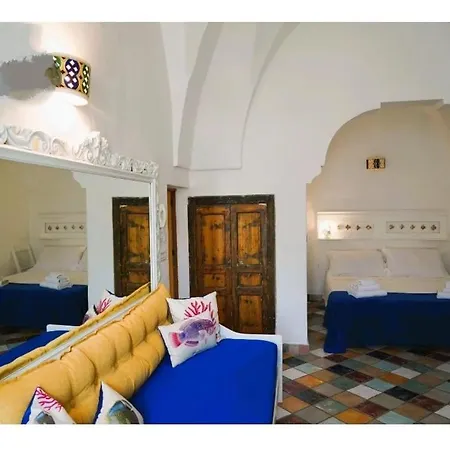Domus Magistri Дом отдыха Остуни