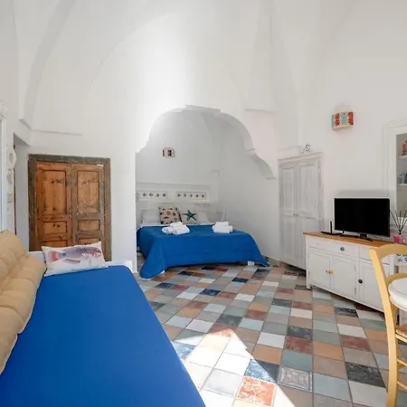 Domus Magistri *
