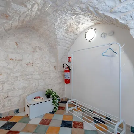 Domus Magistri